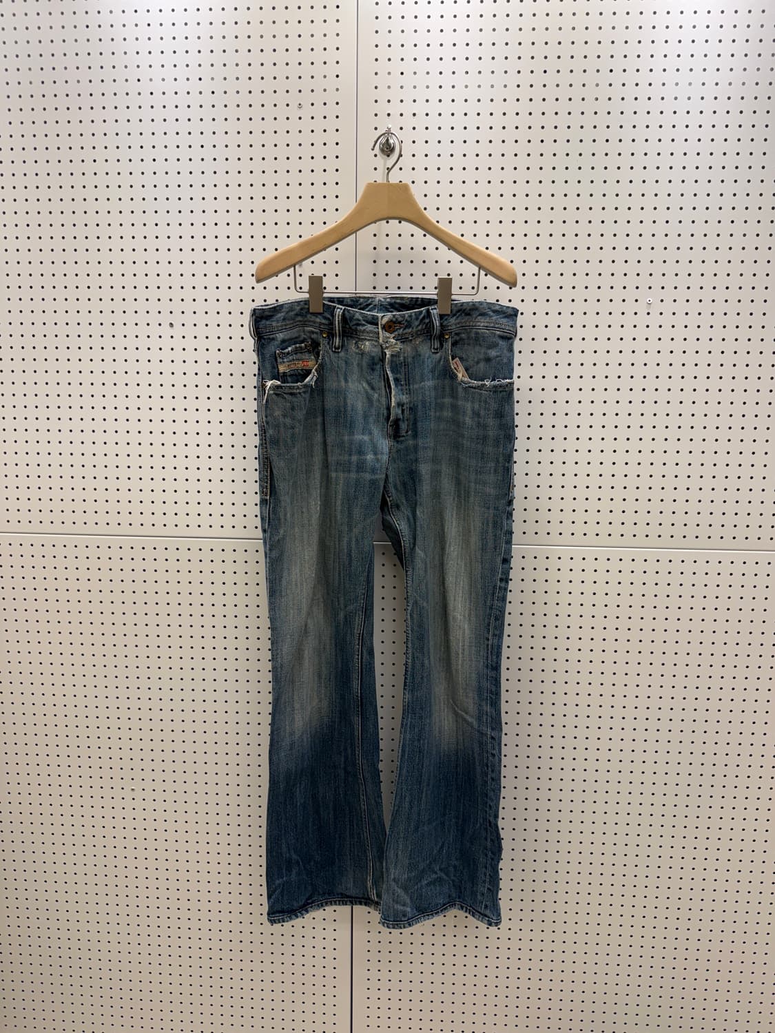 디젤 라이트닝 워싱 부츠컷 데님 팬츠 U1244 상품이미지3