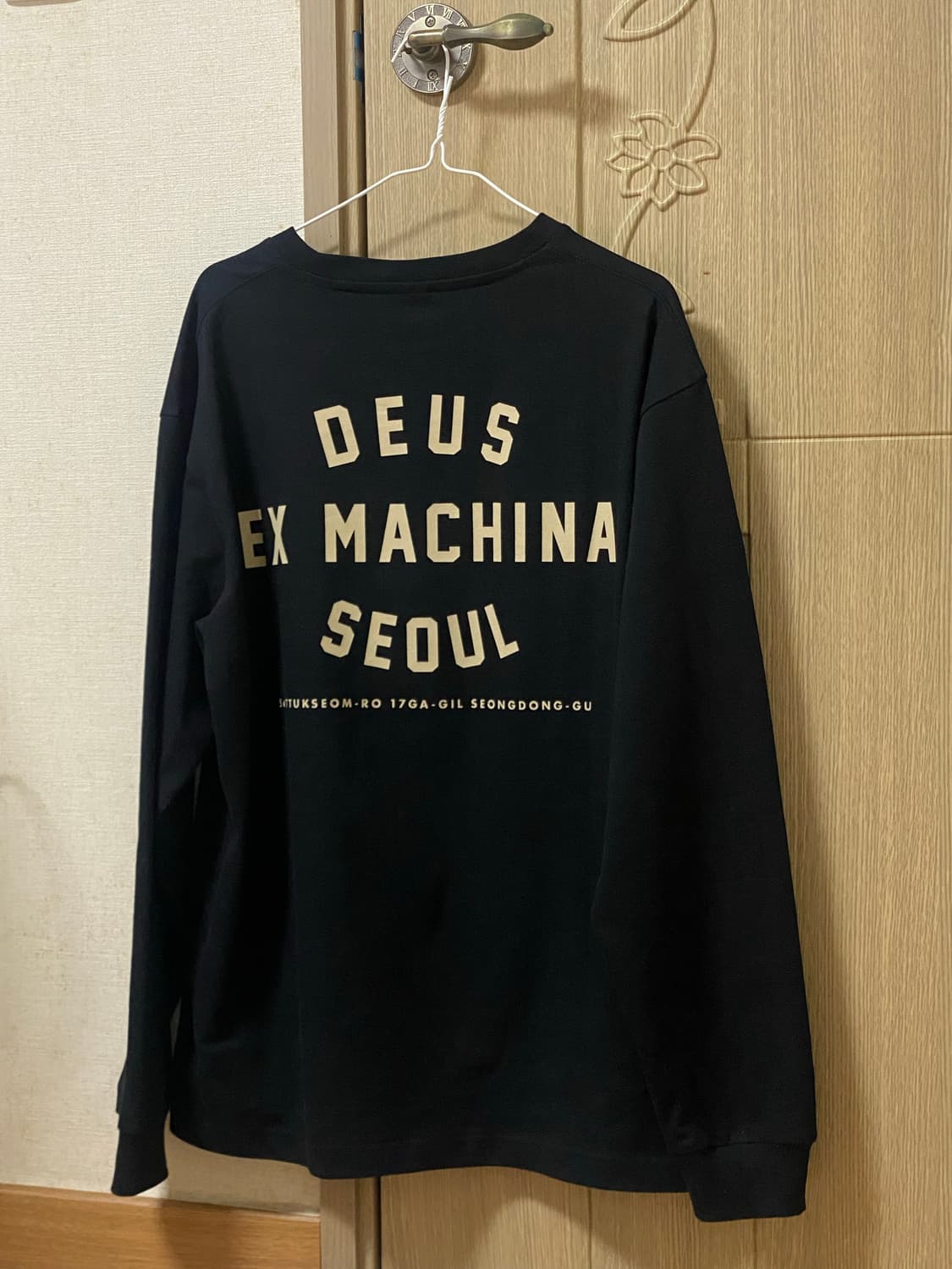 새상품. 데우스 롱슬리브 L 상품이미지1