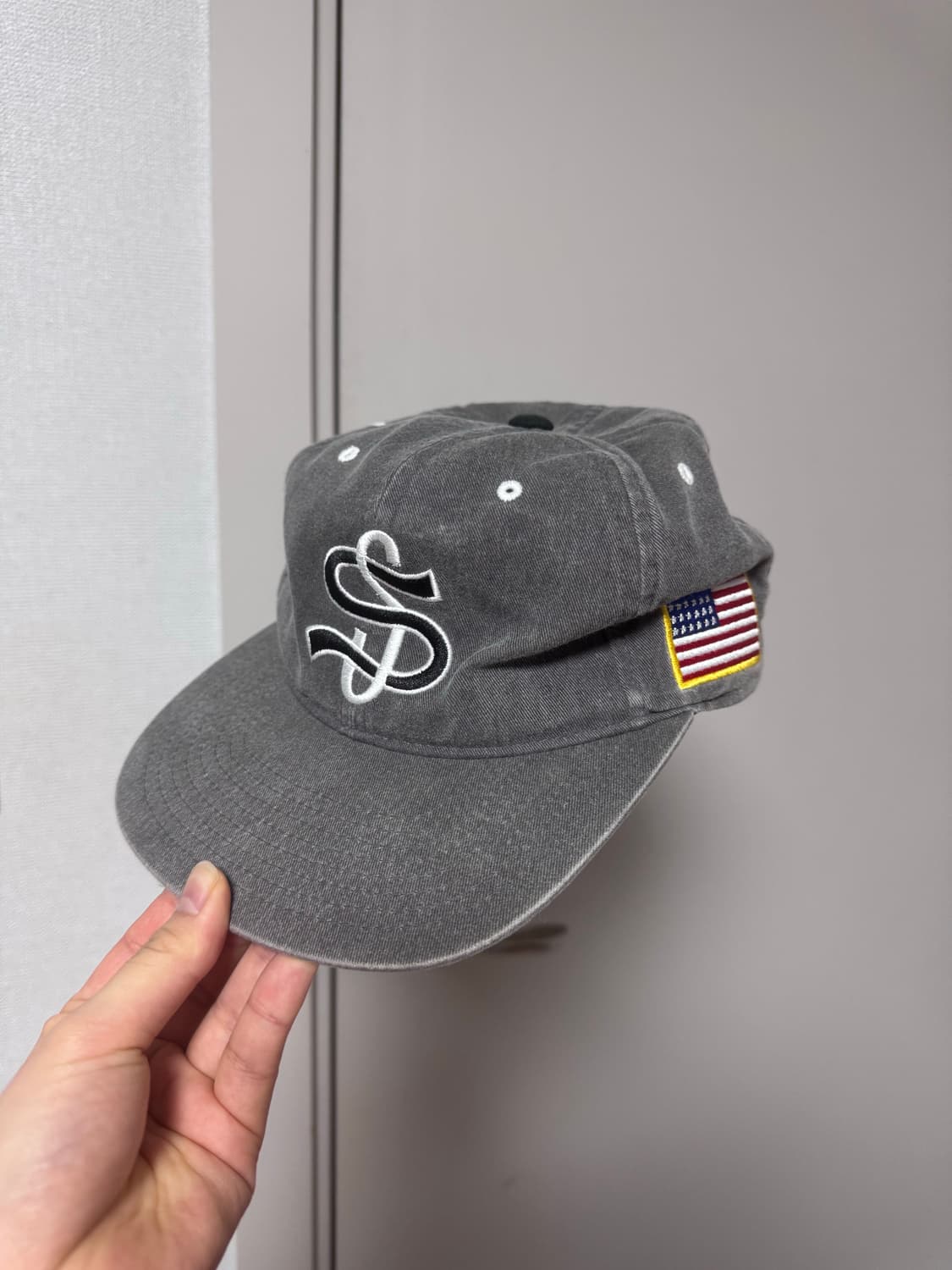 스투시 S로고 성조기 차콜 볼캡 상품이미지1