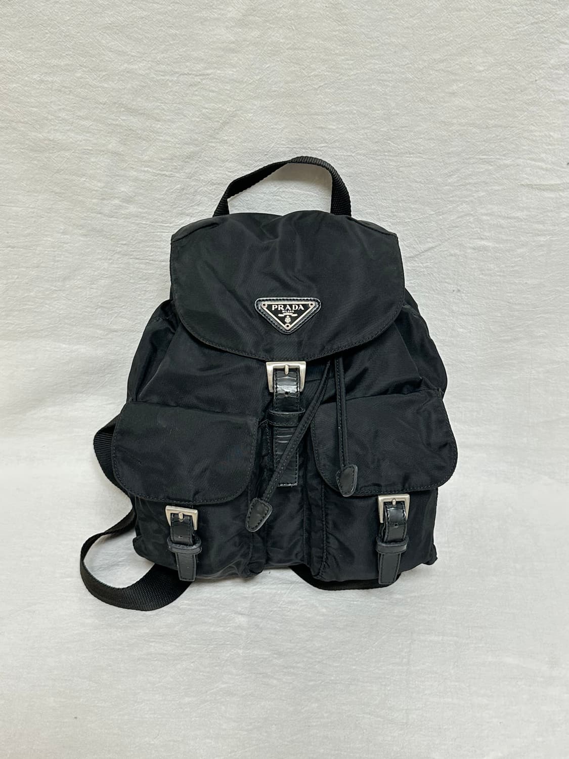 정품 프라다 포코노 나일론 투포켓 스몰 백팩 블랙 상품이미지4