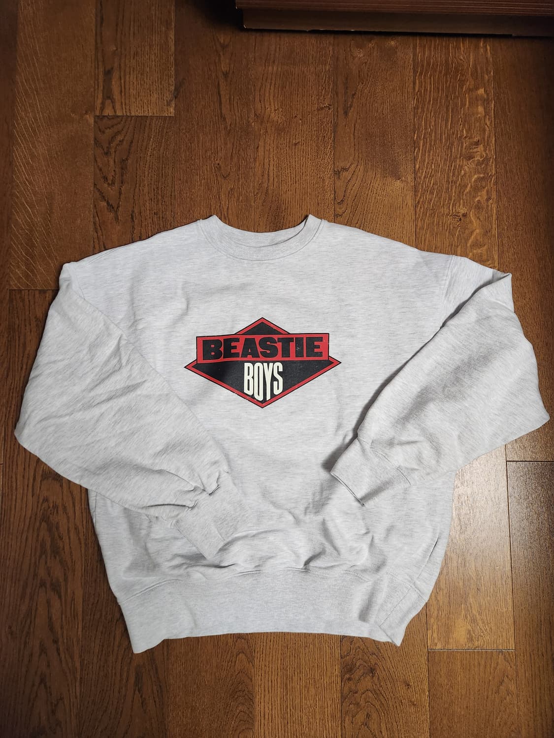 듀테로 비스티보이즈 스웻 상품이미지1