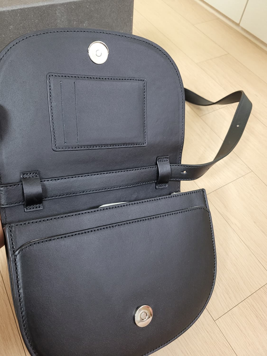 엘바테게브 Elbategev 미니백 블랙 (크로스백)  상품이미지8