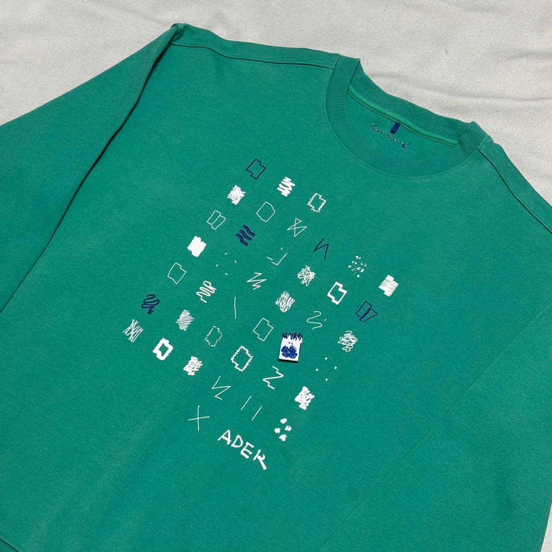 A2 아더에라 그린 맨투맨 상품이미지1