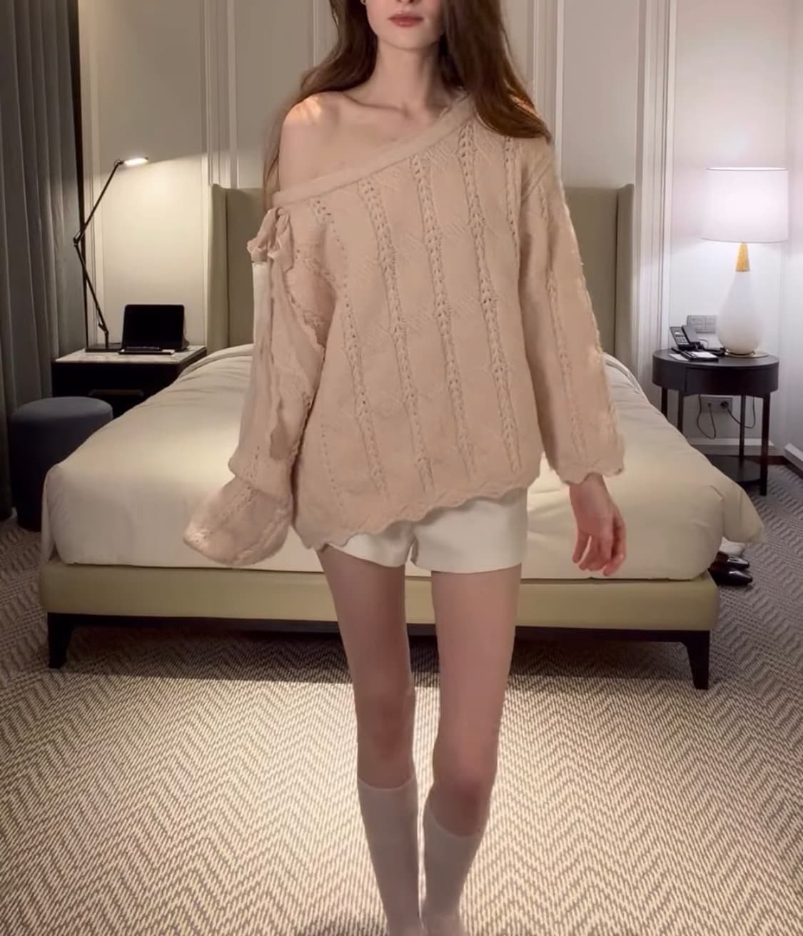 더티스 소프트 베일 오프숄더 니트 핑크 상품이미지1