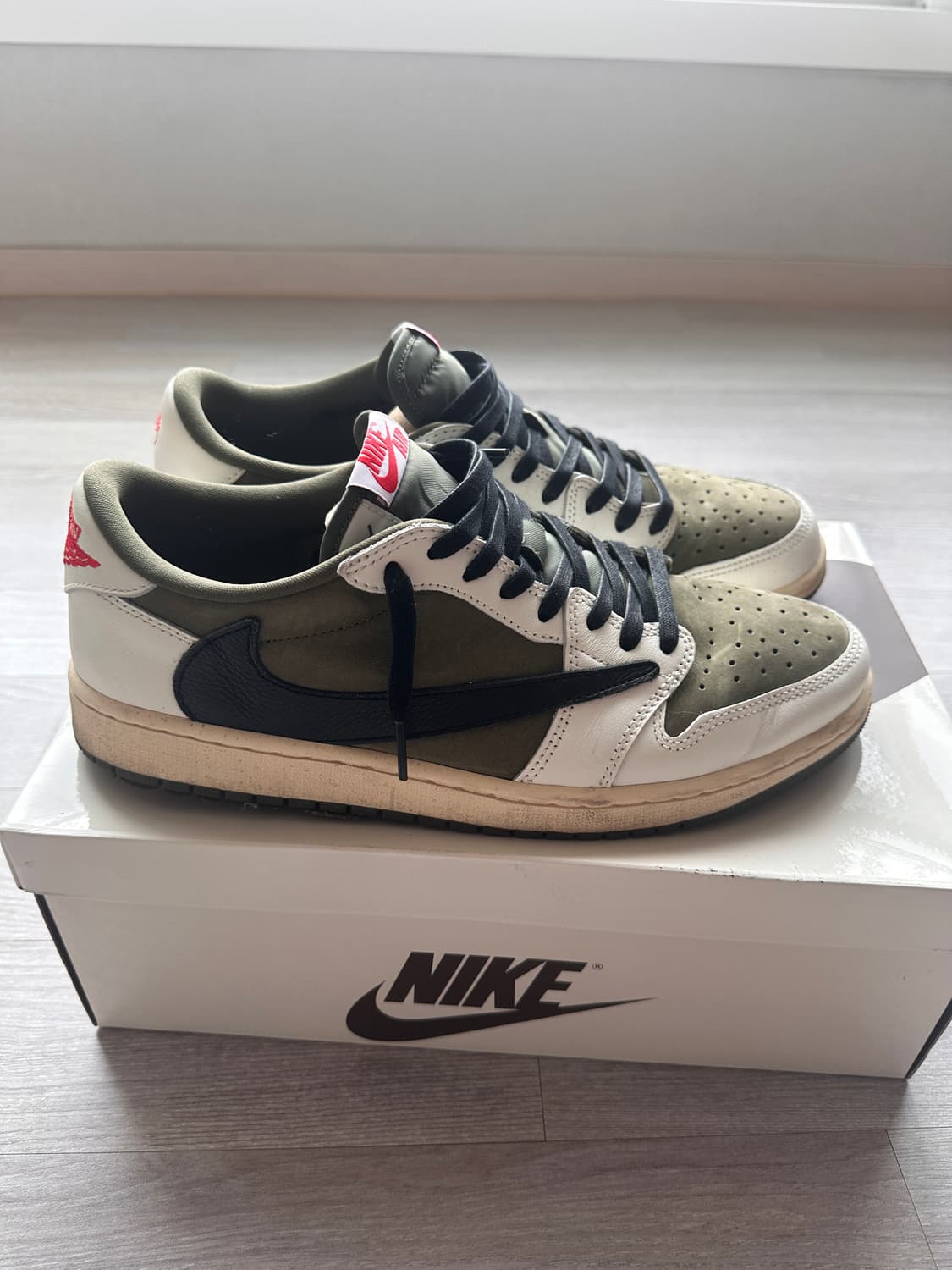 트래비스스캇 조던 리버스 올리브 상품이미지4