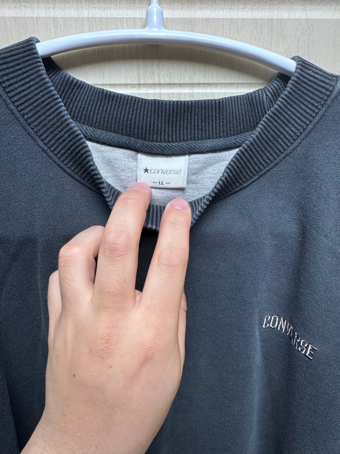 컨버스 먹색 맨투맨 상품이미지2