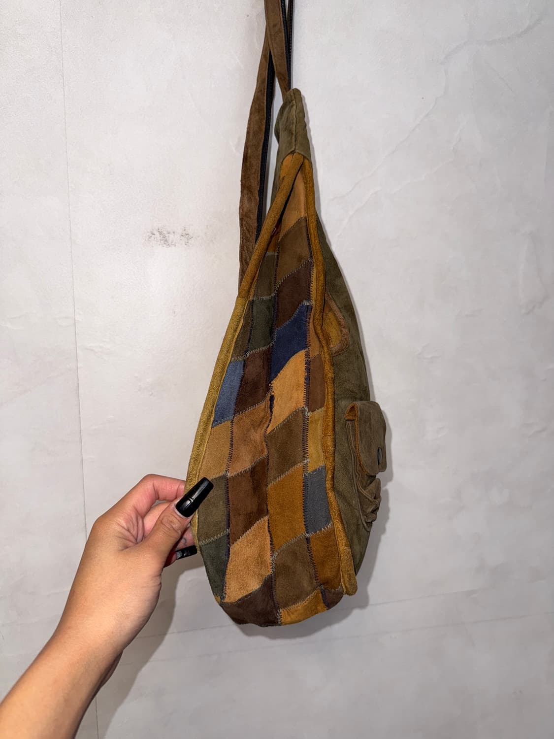 Khaki brown suede patchwork two ways 바디백 상품이미지3
