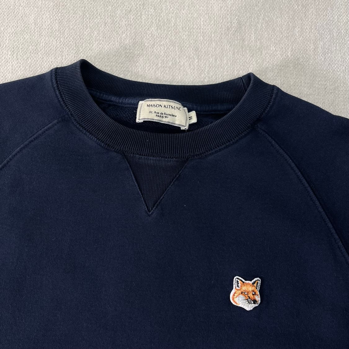 100 메종키츠네 원폭스 네이비 자수 맨투맨 상품이미지2