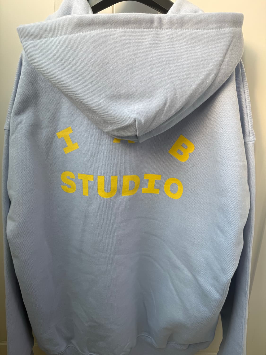 아이앱 스튜디오 스카이블루 후드 M (미착용) 상품이미지2