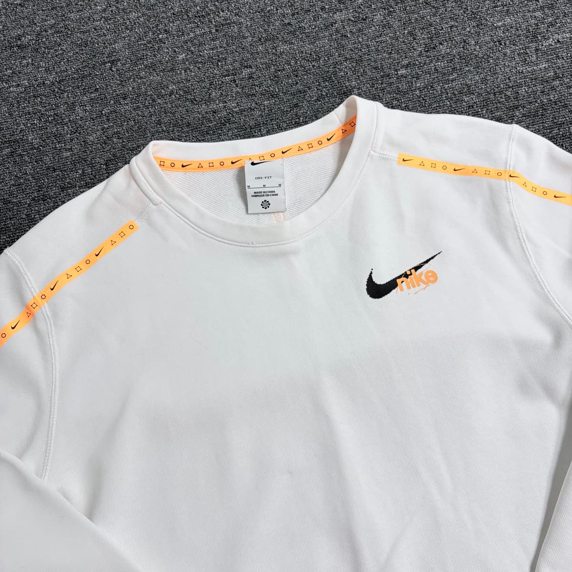 나이키 드라이핏 맨투맨 상품이미지3