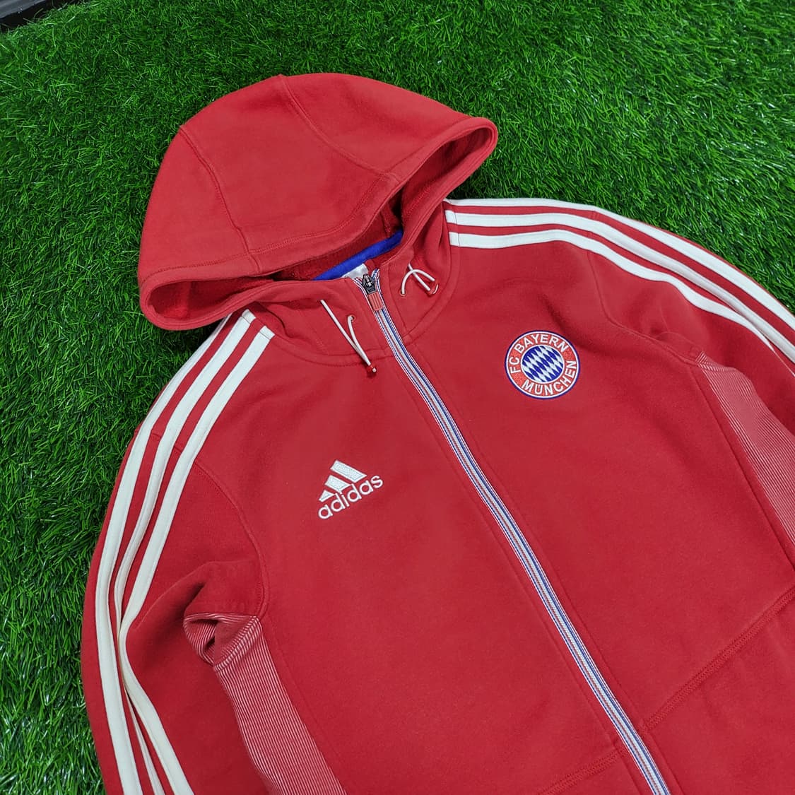 13-14시즌 바이에른 뮌헨 아디다스 후드집업 상품이미지3