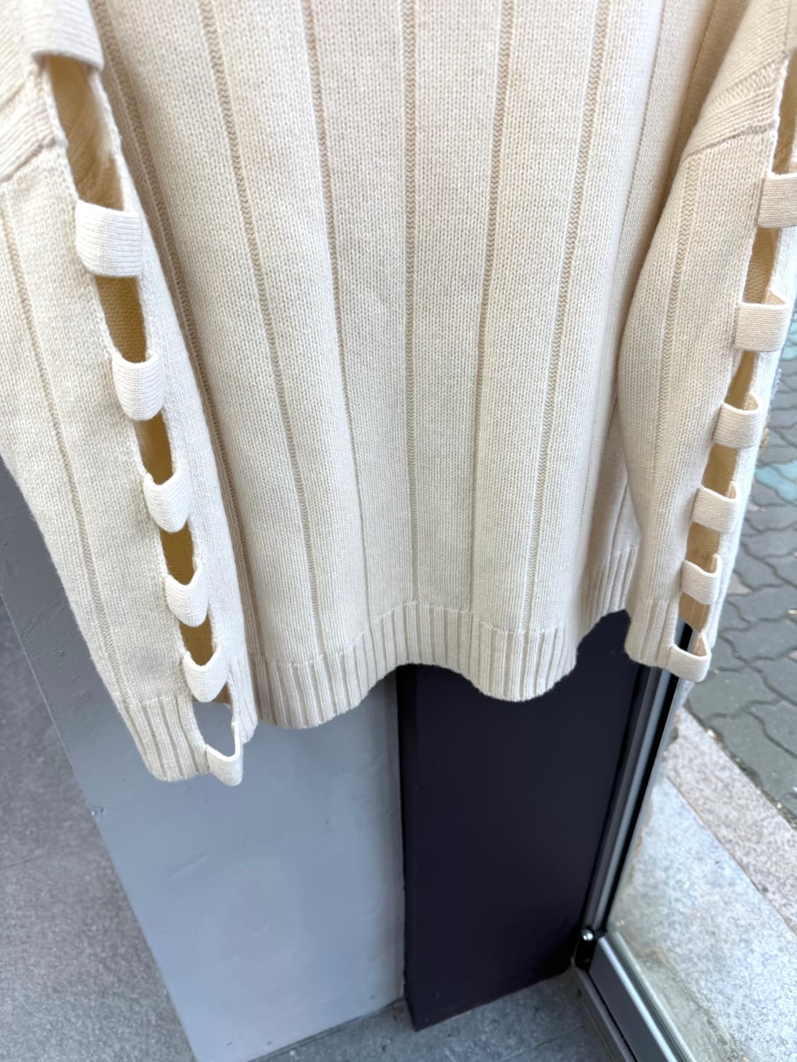 XS/ 알렉산더맥퀸 컷아웃 캐시미어 블랜딩 니트 상품이미지4