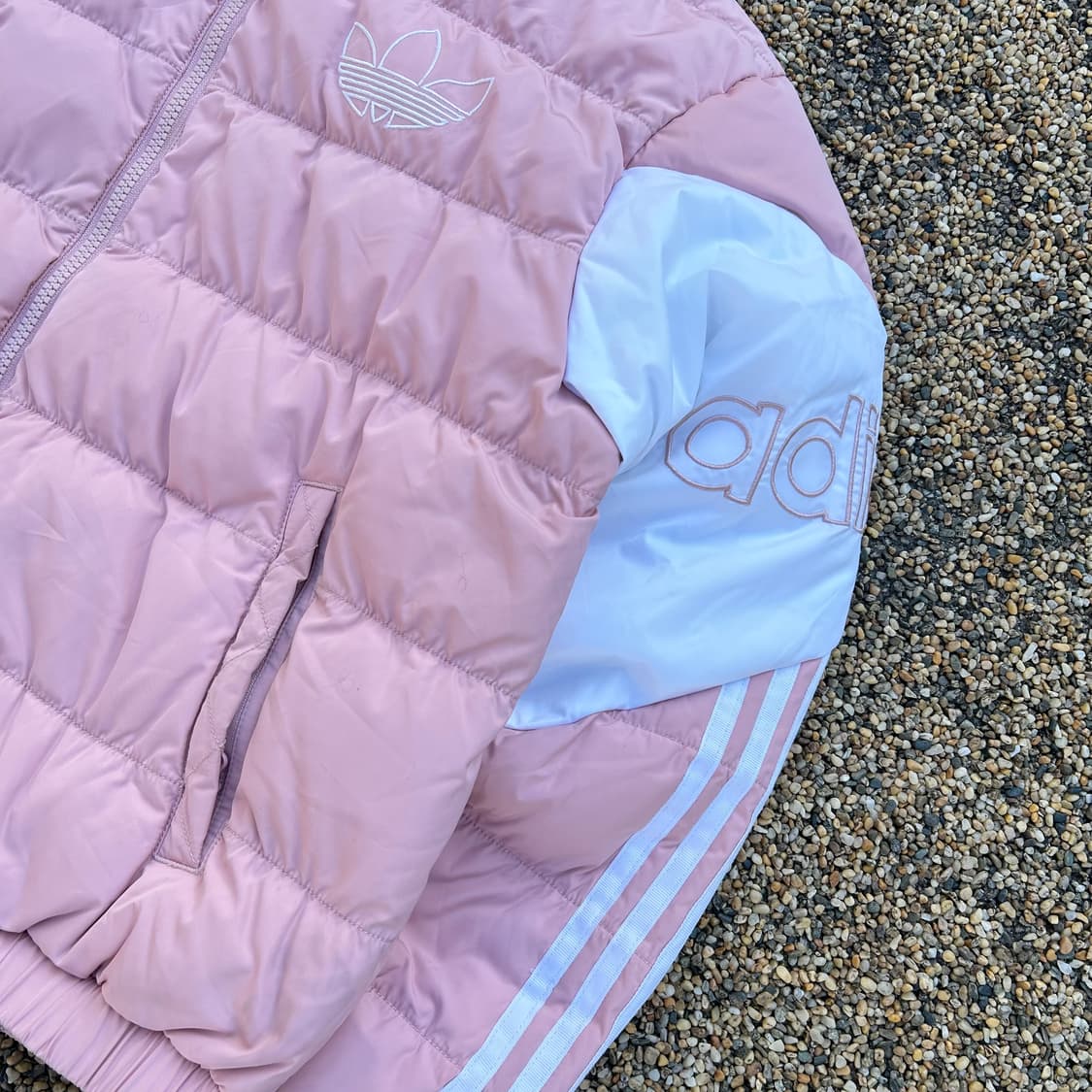아디다스 파이어버드 핑크 숏 패딩 상품이미지3