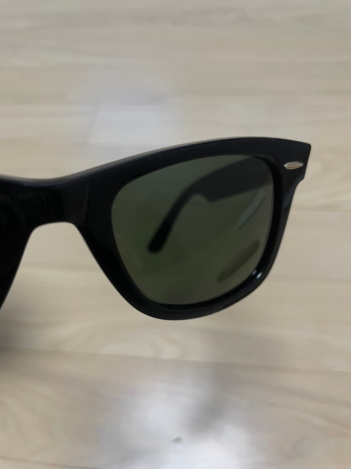 레이밴 2140 a  50사이즈 팝니다 상품이미지4