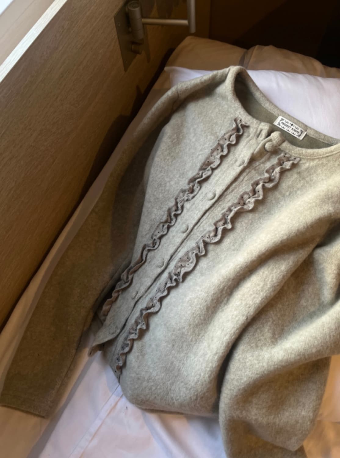 김아홉 green apple pluffy CD 가디건 팔아요 상품이미지4