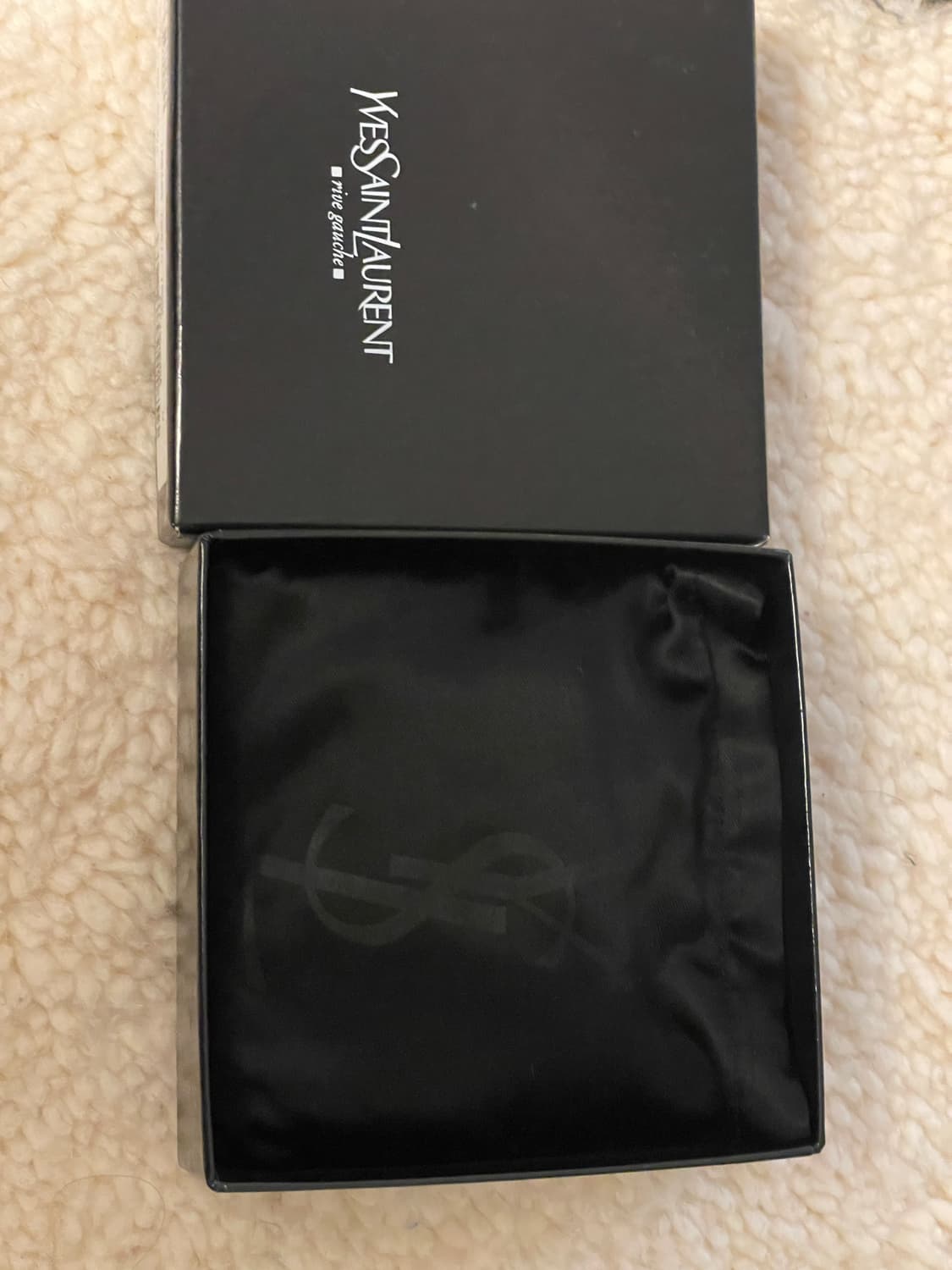 YSL 입생로랑 블랙 유광 반지갑 상품이미지8