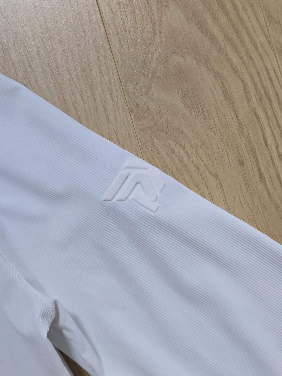 PXG 화이트 하프집업 골프웨어 S사이즈 상품이미지3