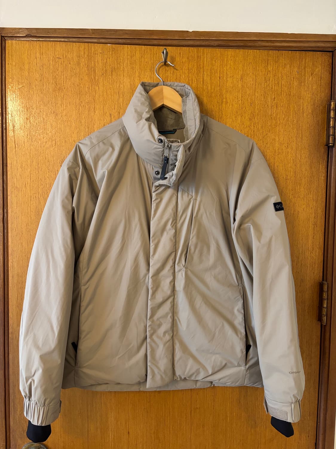 컬럼비아 옴니테크 베이지패딩 상품이미지1