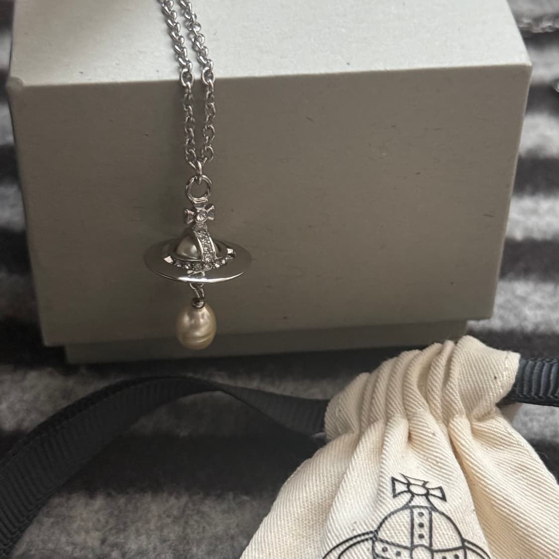 비비안웨스트우드 알렉사 진주 orb 목걸이 상품이미지1