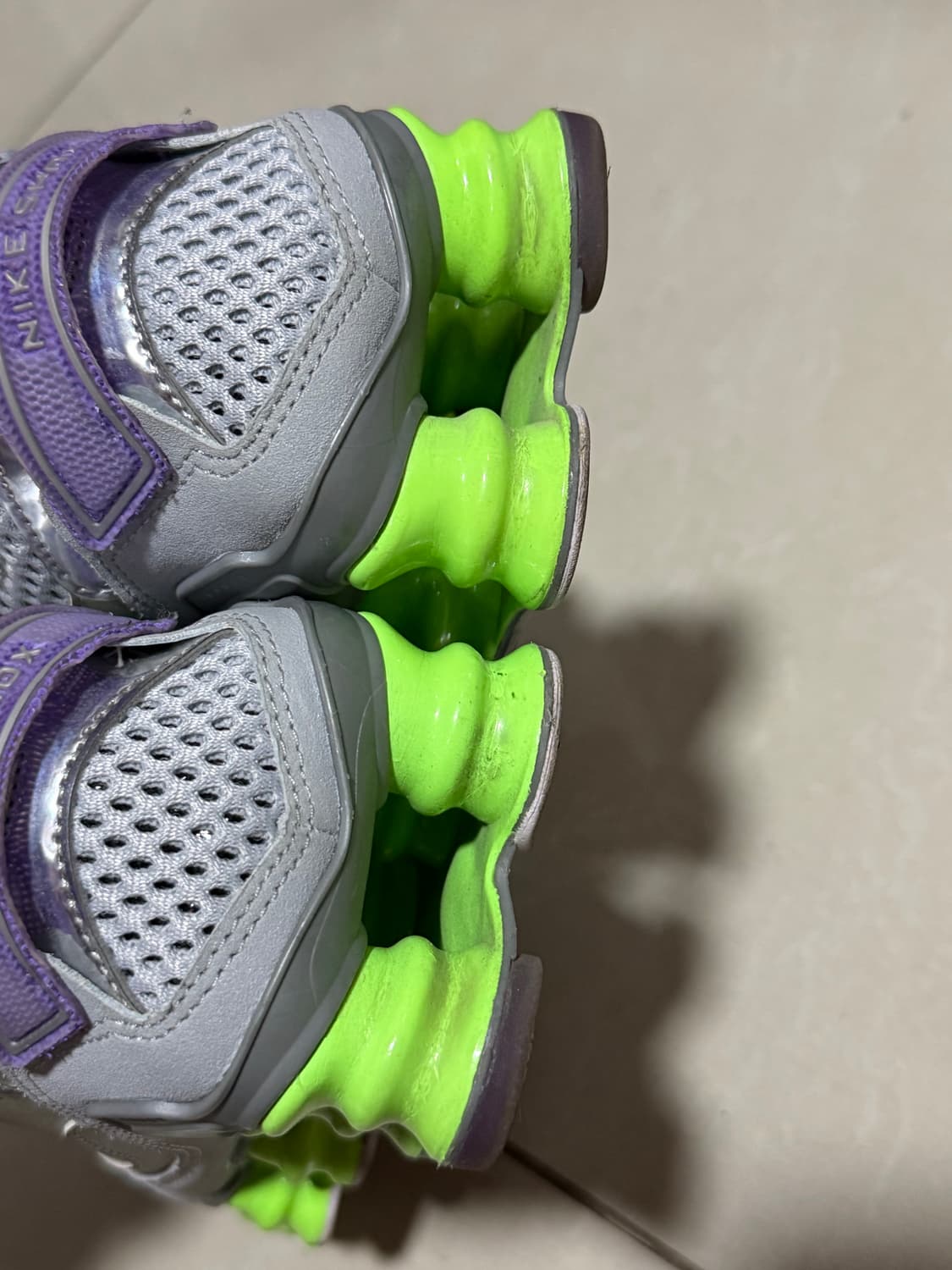 나이키 우먼스 샥스노바 tl 235 상품이미지4