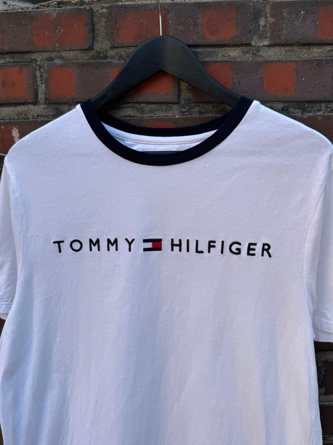 타미힐피거 화이트 반팔티셔츠  상품이미지2