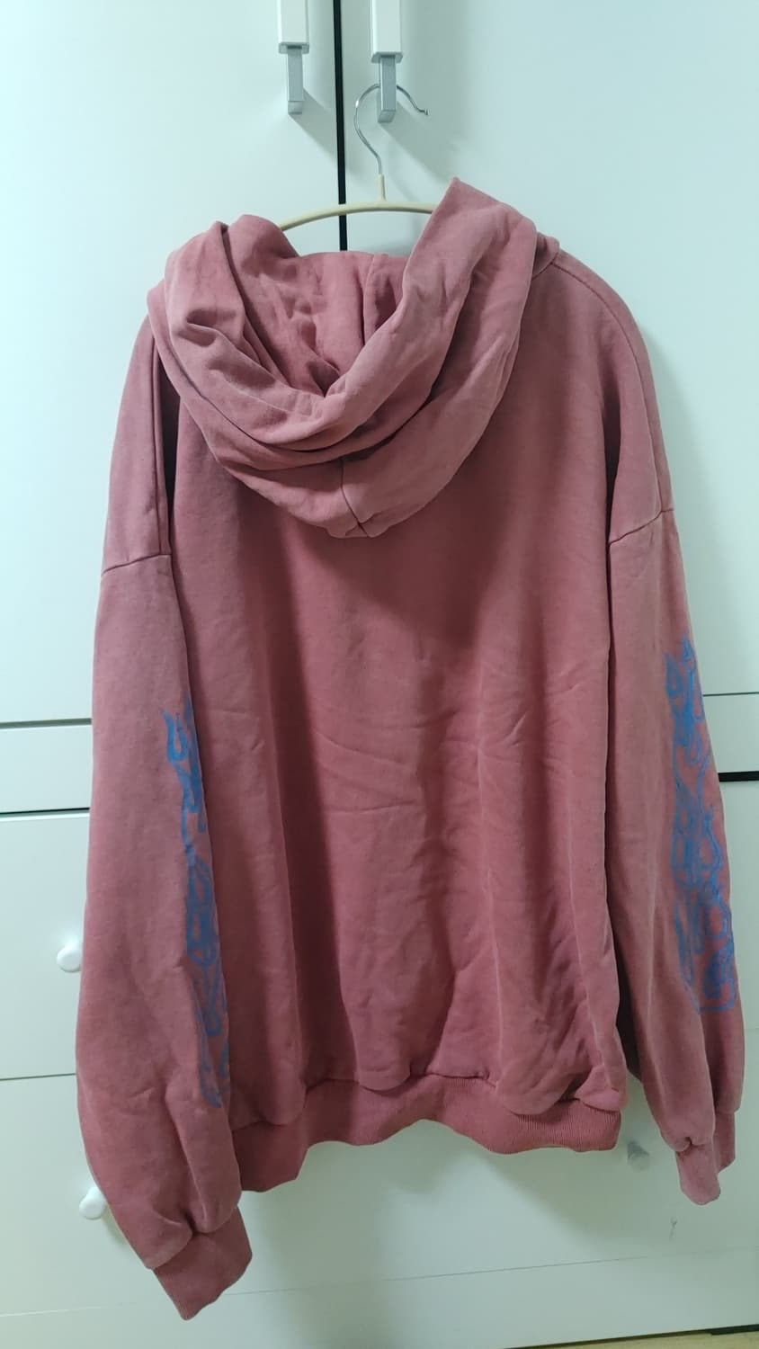 아카이브 볼드 후드티 상품이미지2