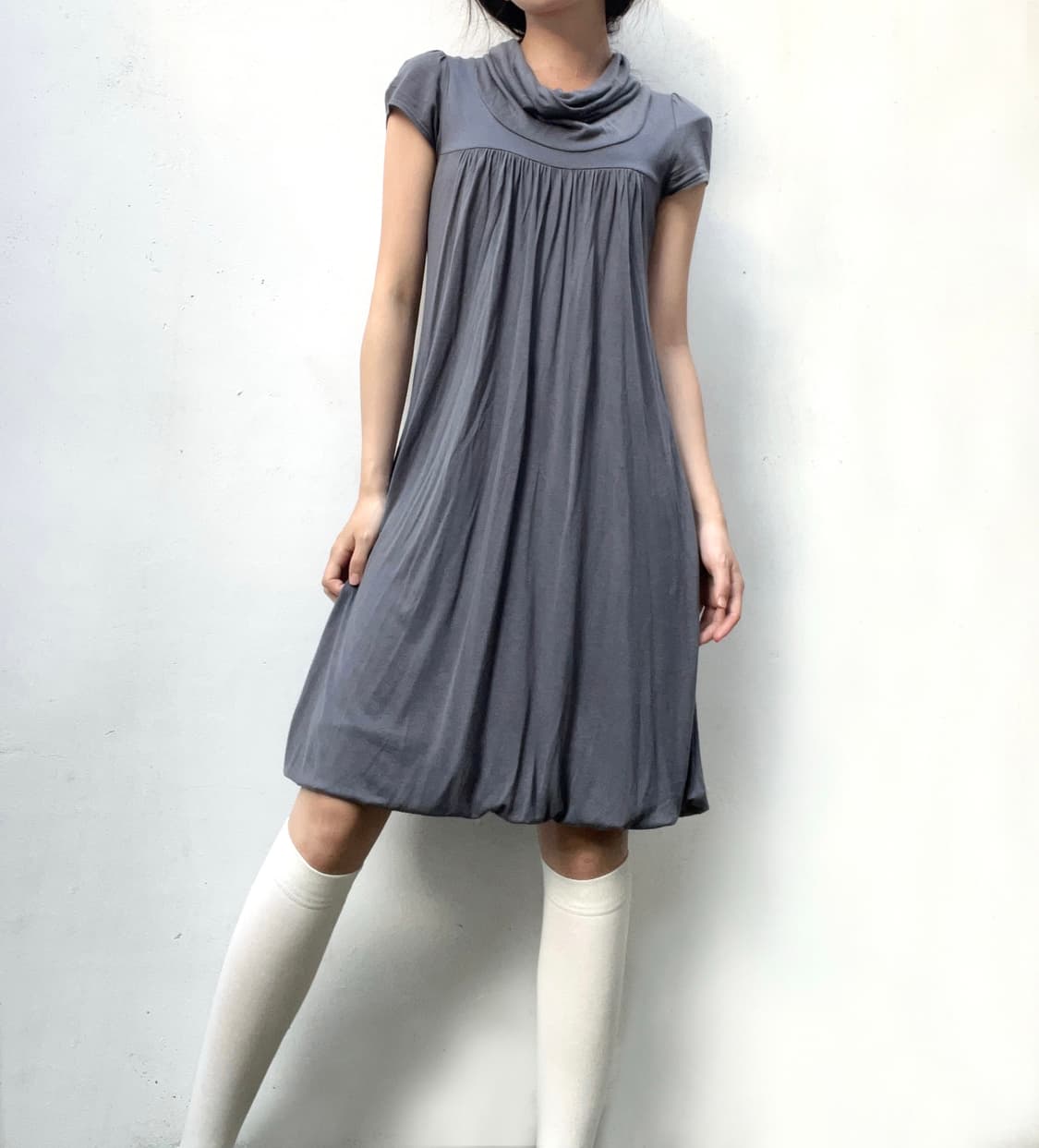 Draped neck grayish dress 상품이미지3