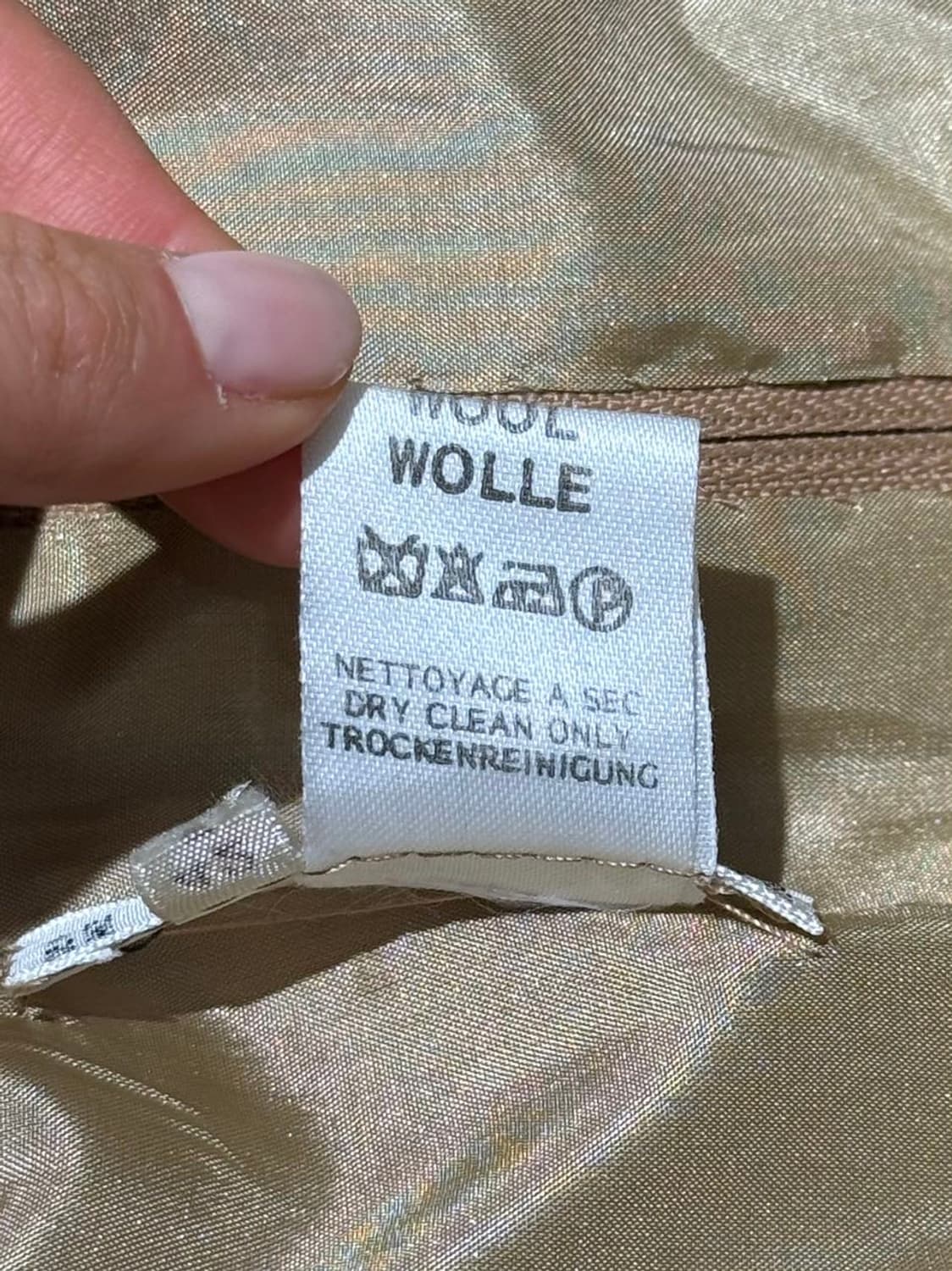 셀린느 90s 베이지 레인울 금장 버튼 미디스커트 상품이미지8