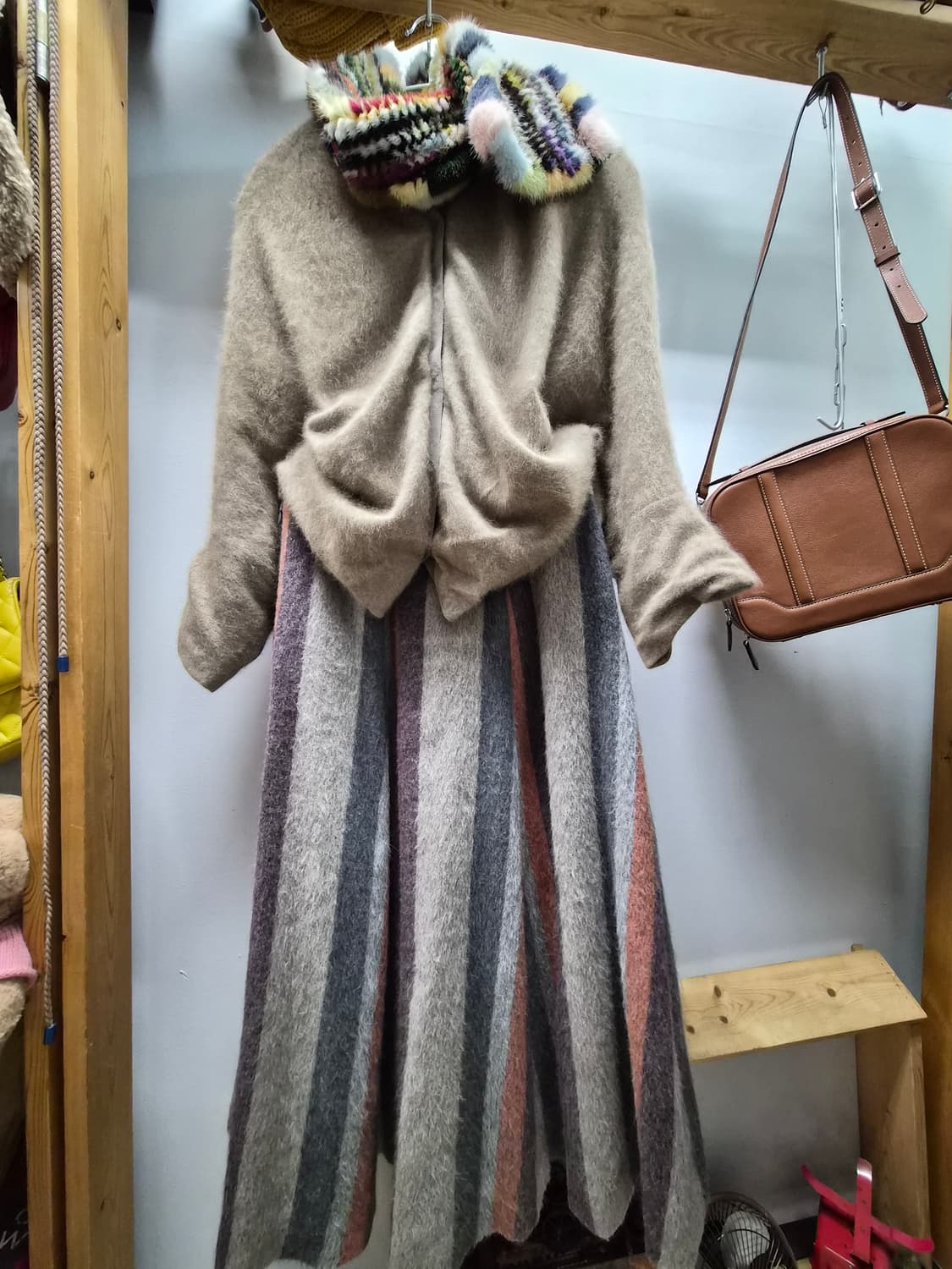 데코 포근울 케이프 가디건. 레니본 모헤어울 스커트 상품이미지1