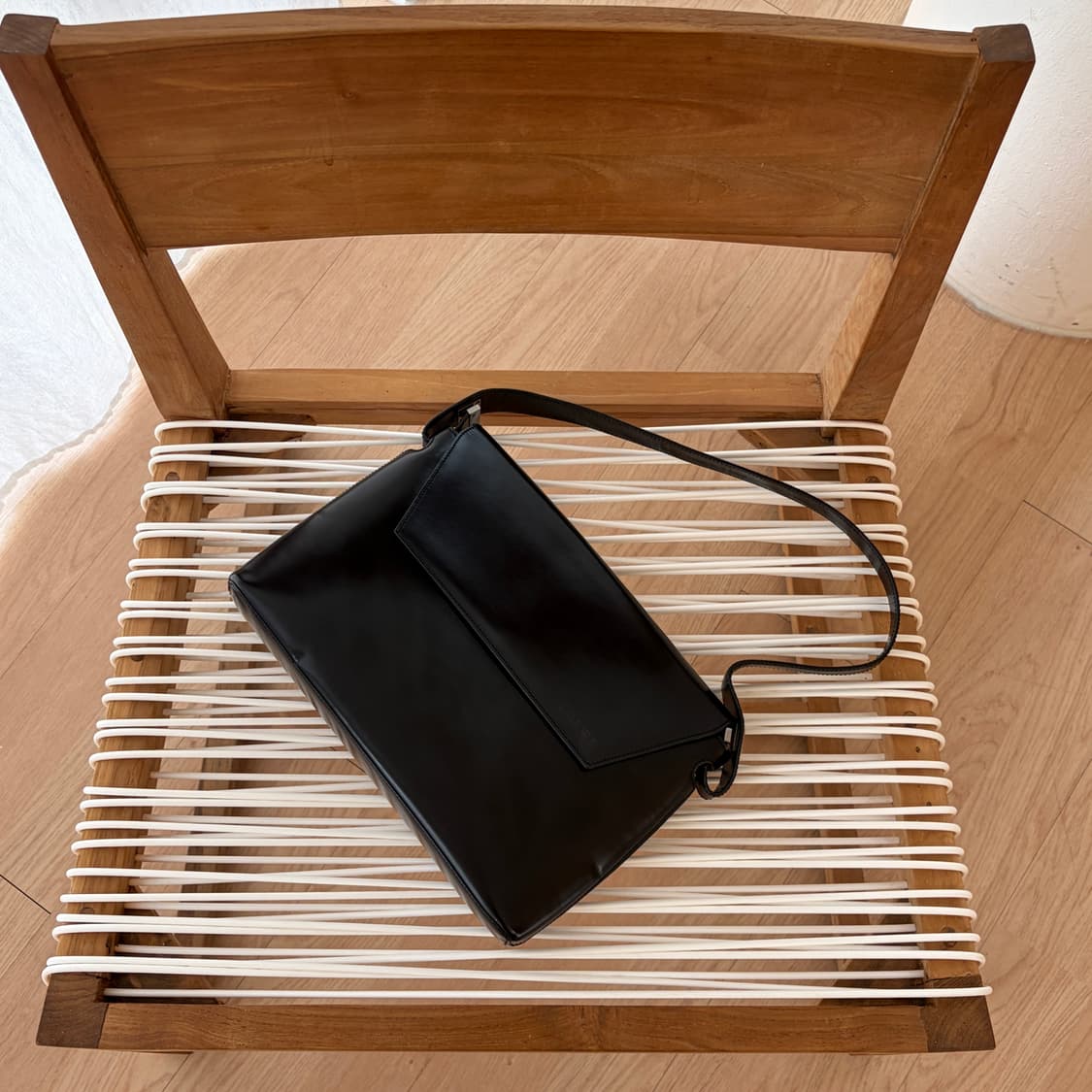 로에베 가죽 숄더백 상품이미지1