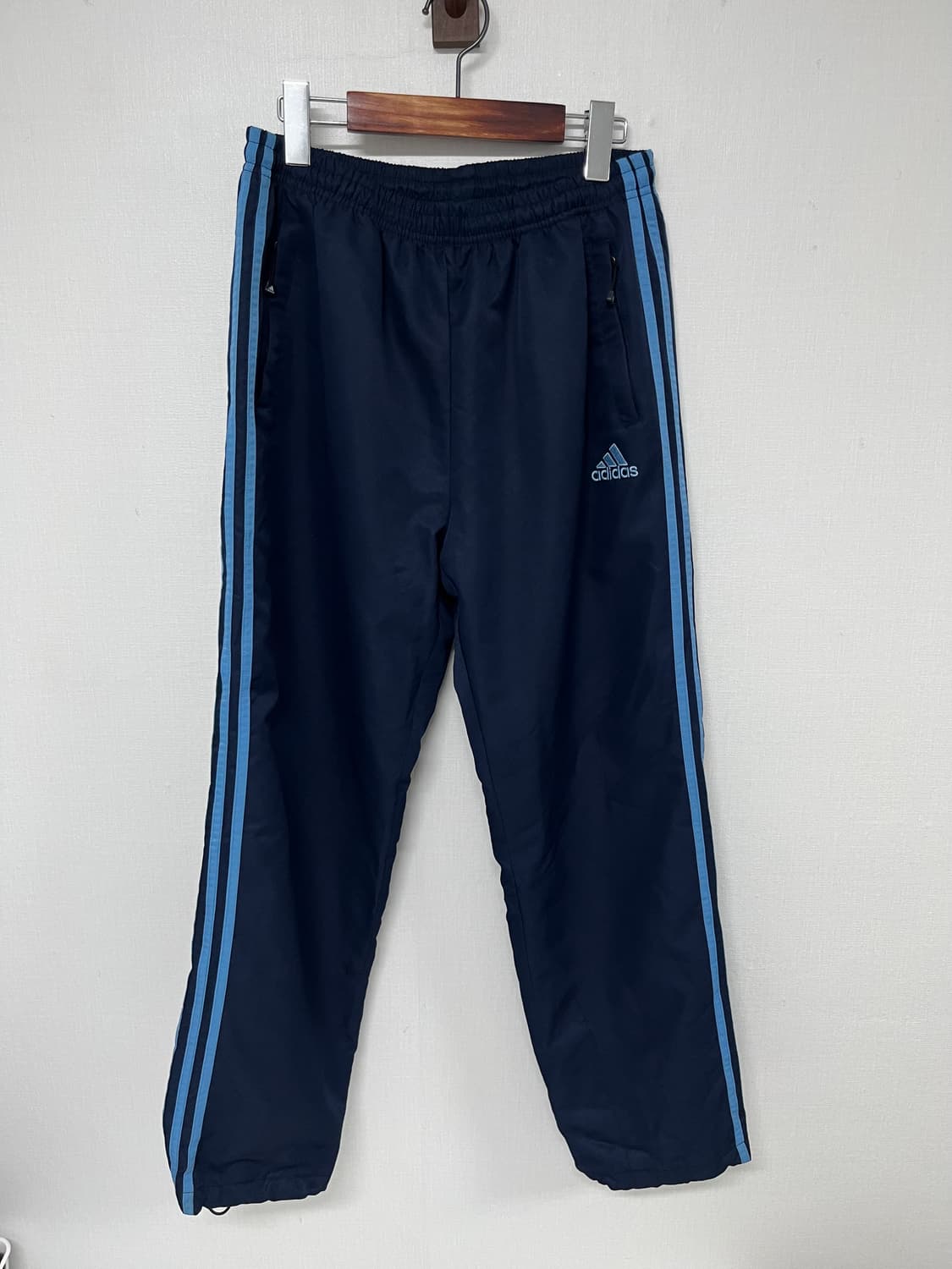 아디다스 삼선 로고 츄리닝 바지 상품이미지4