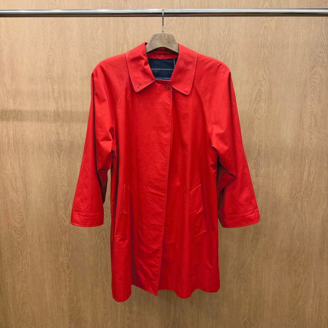 버버리 코튼 싱글 트렌치 코트 래글런 히든 버튼업 디테일 레귤러핏 레드 상품이미지2