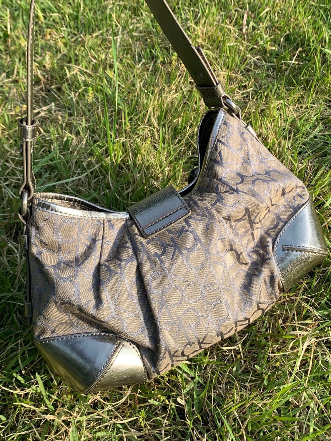🩶Calvin Klein Y2K Silver Soulder Bag 상품이미지2