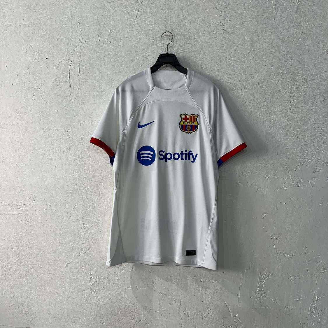나이키 바르셀로나23-24 어웨이 유니폼 95 상품이미지1