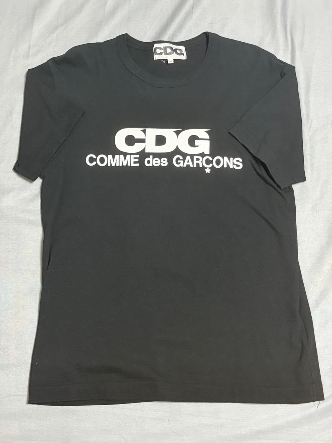 CDG 반팔 L사이즈 판매 상품이미지1