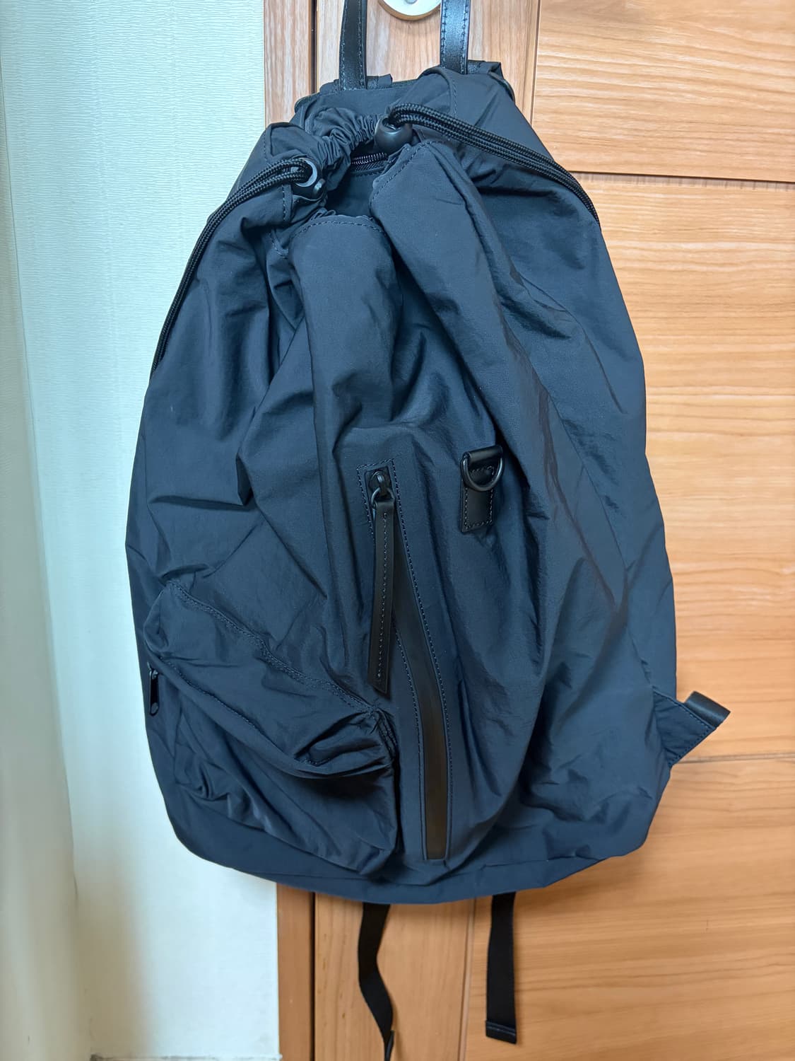 포커페이스 드로우스트링 키링 나일론 백팩 블랙 상품이미지1