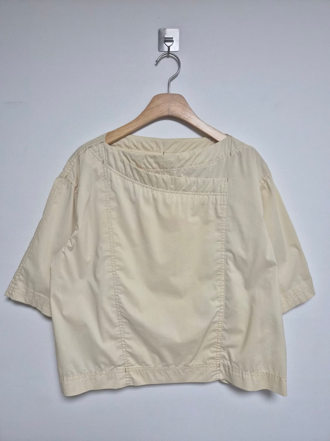 마뗑킴MartinKim 여성 절개 블라우스 - T125 상품이미지1