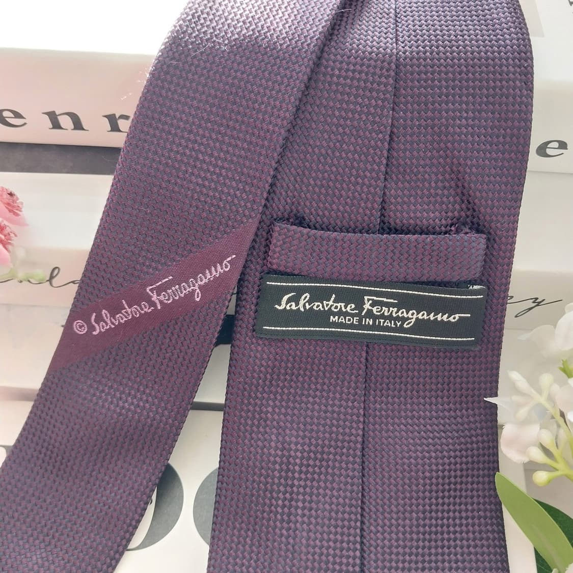 페라가모 실크 퍼플 자수 로고 넥타이 8.3cm A+등급 K1504
 상품이미지7