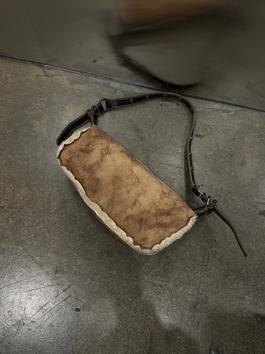 Guess rare suede shoulder bag 상품이미지3