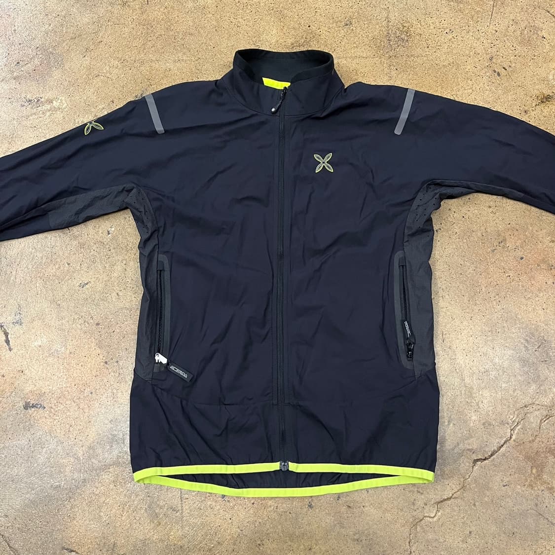 [정품/S] 몬츄라 블랙 바람막이 자켓 b17 상품이미지3