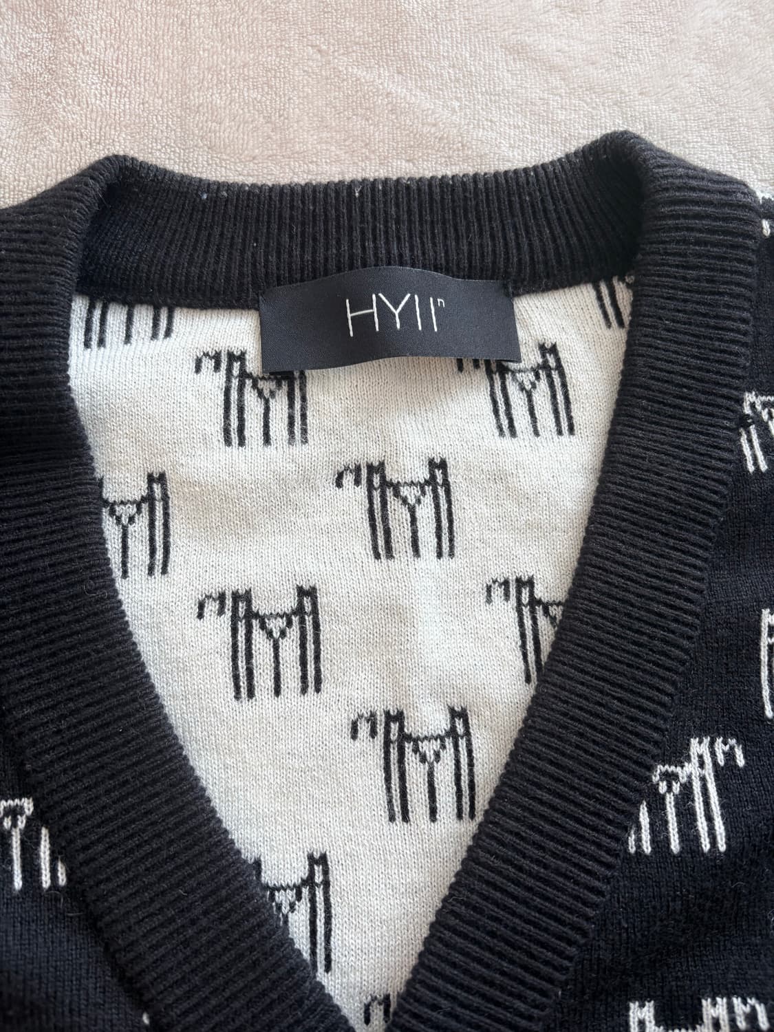 하이투 모노그램 자가드 가디건 블랙 상품이미지3