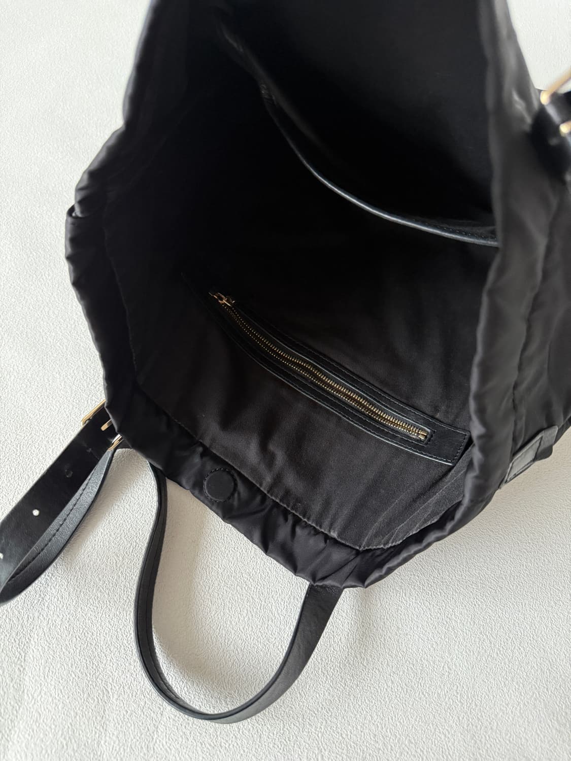 띠어리(Theory) 레더 포켓 토트백 상품이미지7