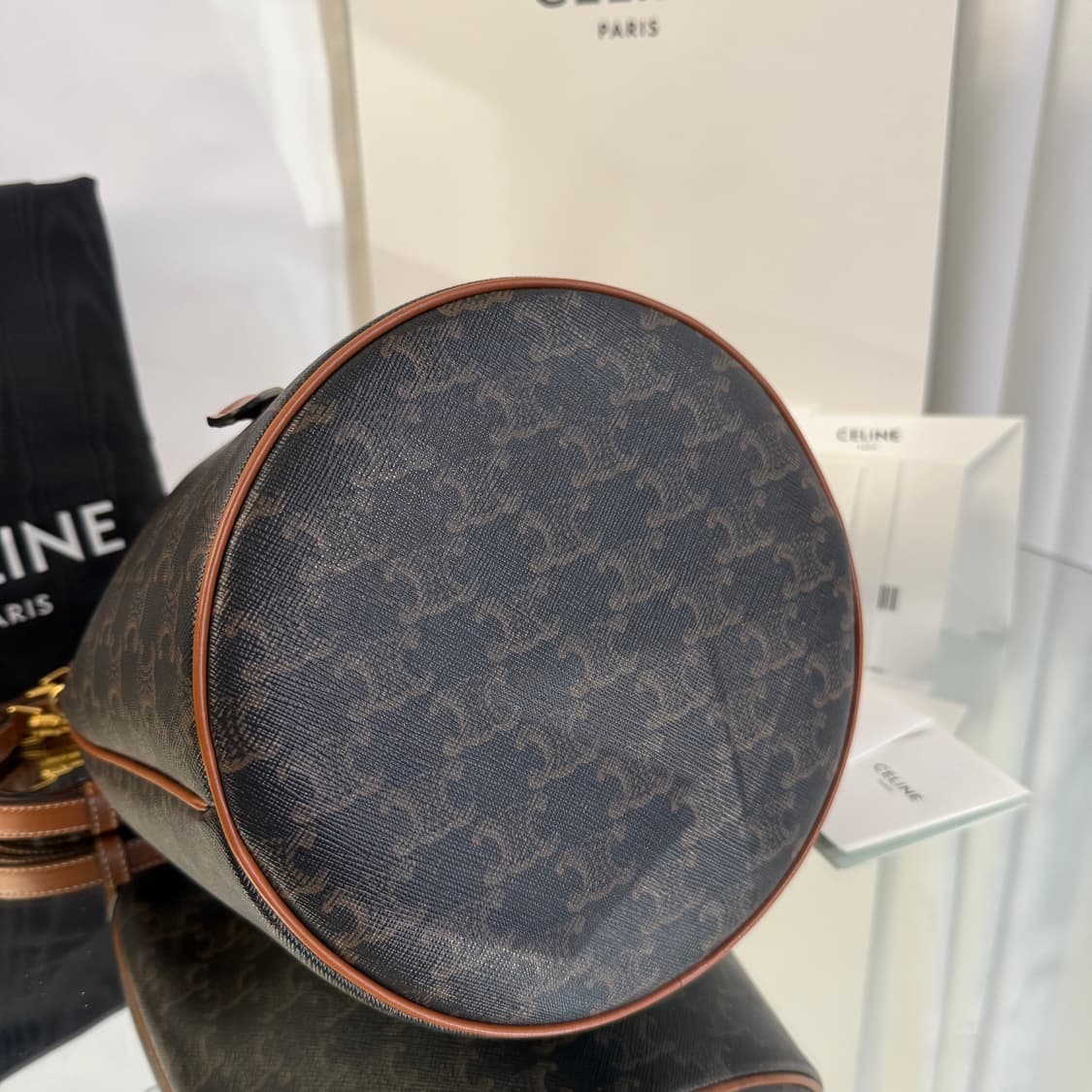 셀린느 트리옹프 틴 클라라백 버킷백 상품이미지6