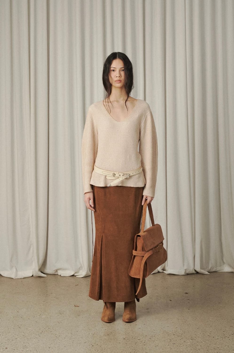 베르소 DOUBLE-MIXED VELVET V-NECK KNIT 구해요 상품이미지1