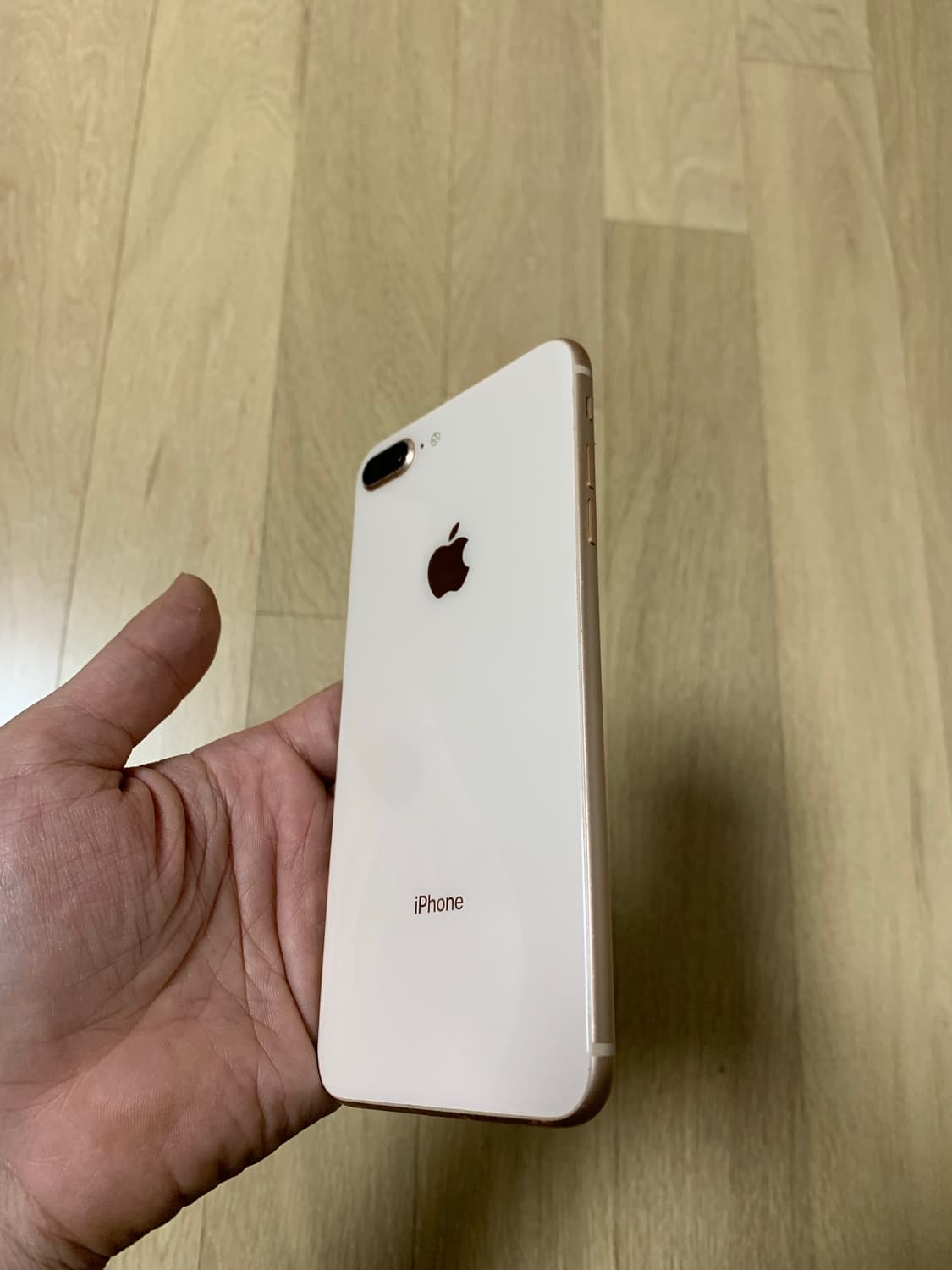 아이폰8플러스 64GB 상품이미지3