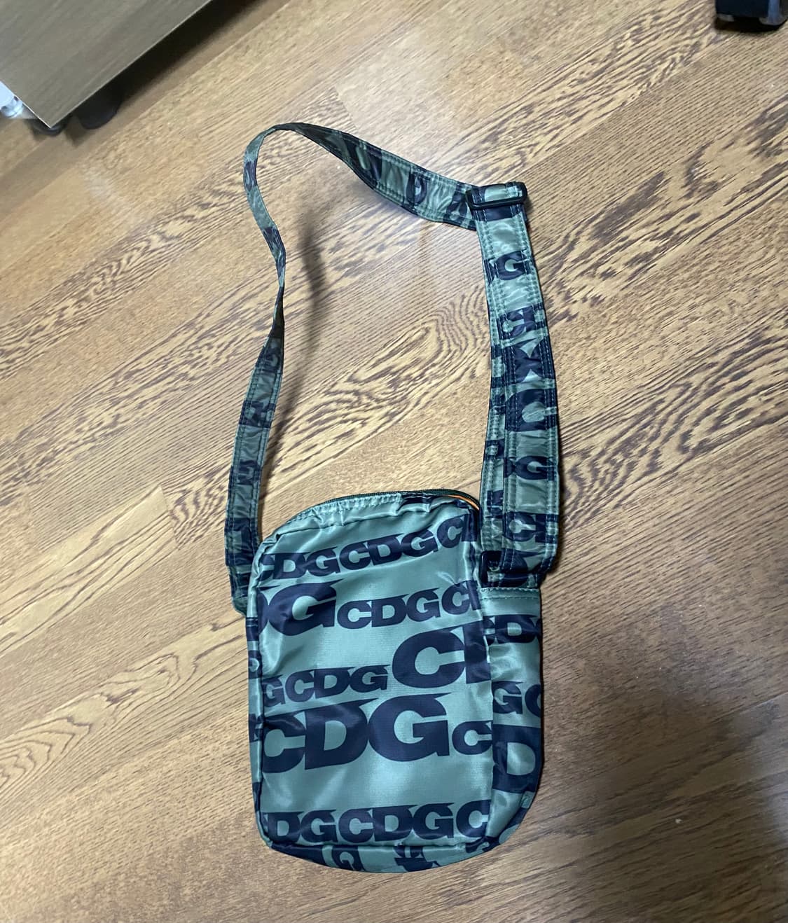 CDG 꼼데가르송 x 요시다 포터 콜라보 숄더백 카키 os 상품이미지6