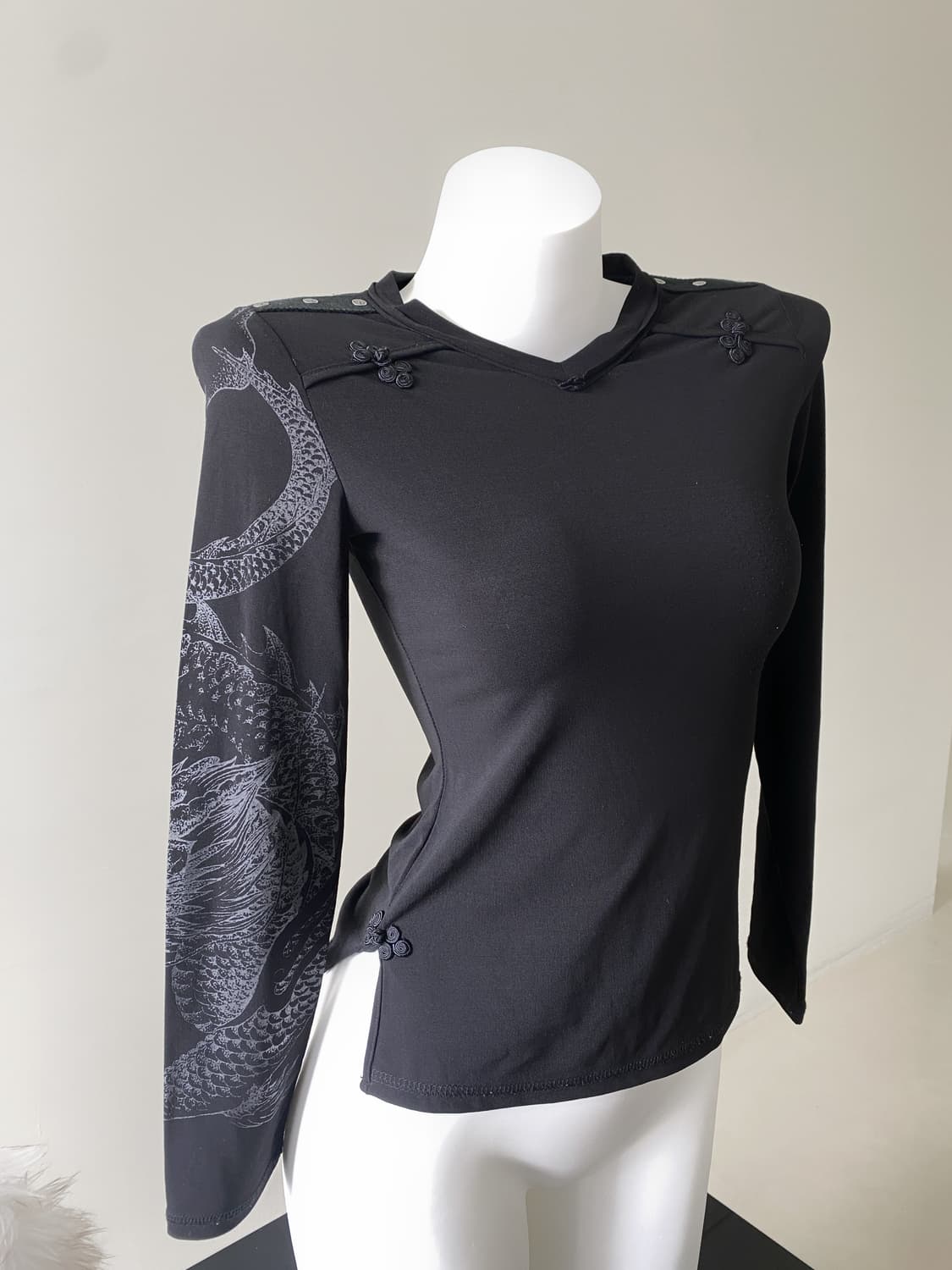 오즈온 드래곤 치파오 롱슬리브 상품이미지1