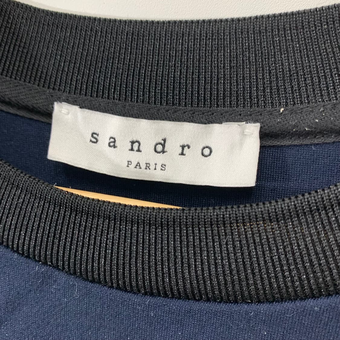 산드로 배색 롱슬리브 맨투맨 상품이미지3