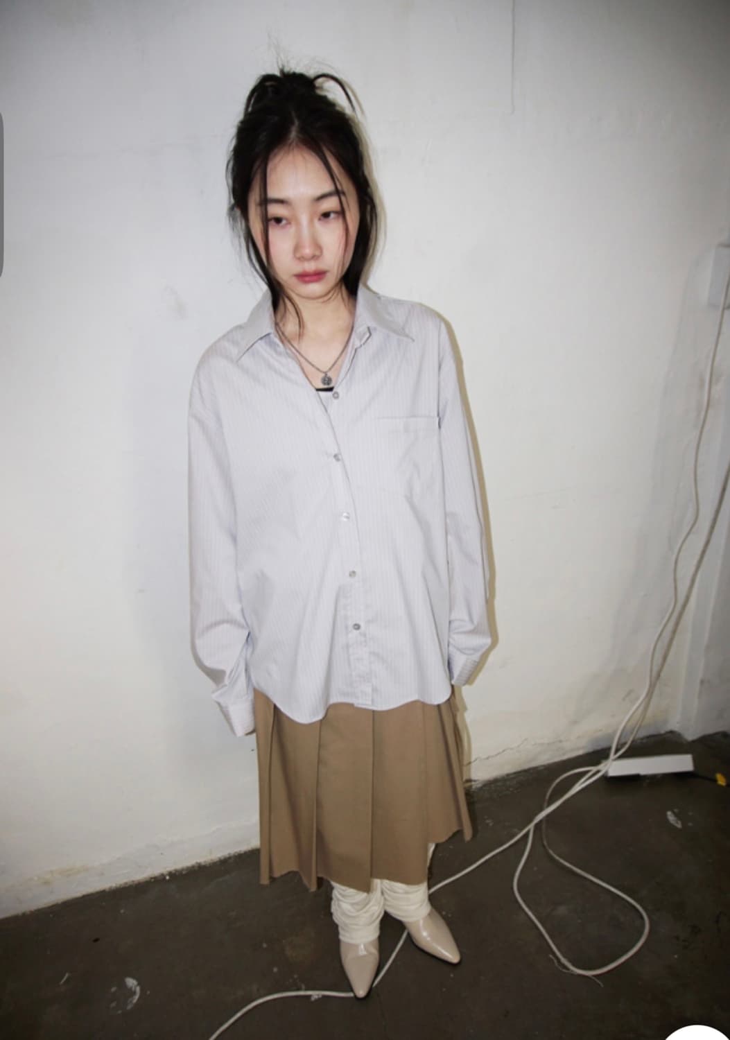 김아홉 레이어드 랩 플리츠 스커트 베이지 상품이미지3