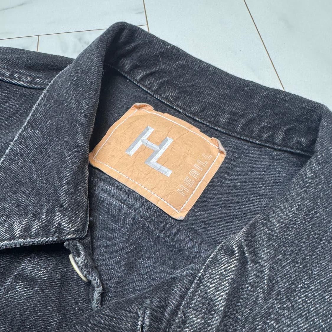 헤릴 24aw 어드레서 별주 흑청자켓 상품이미지5